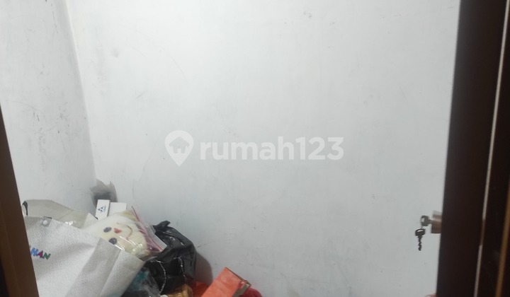 For sale strategic house in Bugel Karawaci area. 2