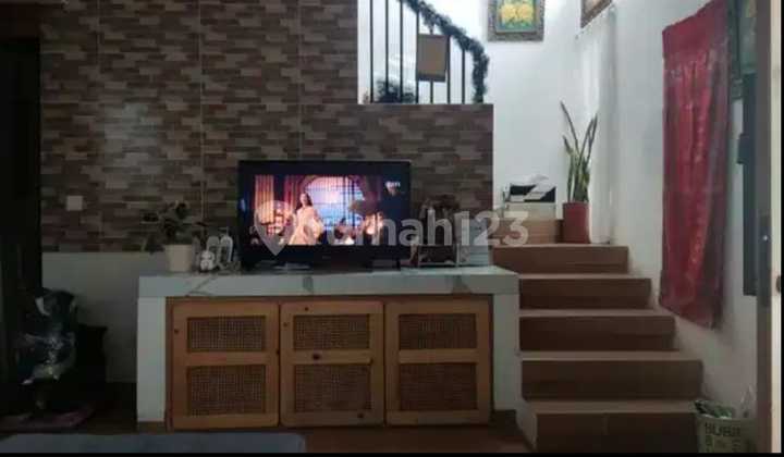 Neat and strategic house in Karawaci near toll access to Jakarta. 2