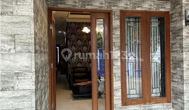 Villa-style house in the serene area of Depok 2