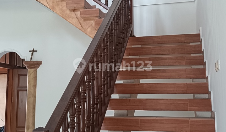 Rumah rapi & luas dekat dgn hypermart & superindo 2