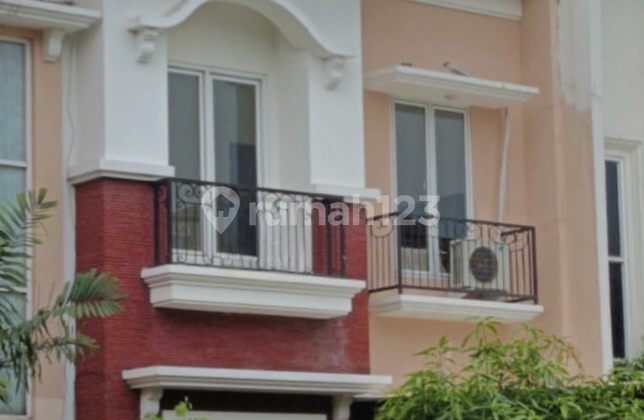 Serene house in the heart of Gading Serpong. 1