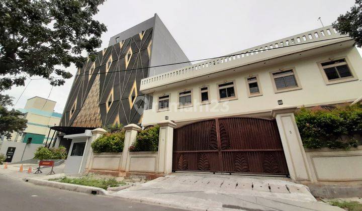 Rumah di Thamrin city Jakarta pusat 3 Lantai 6
