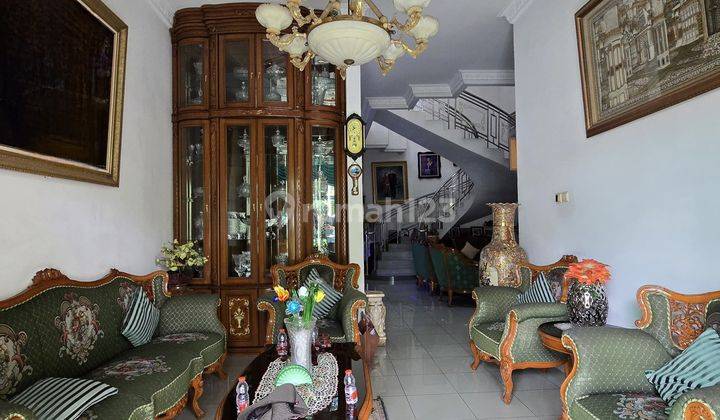 Rumah 2 Lantai Bagus Dalam Komplek Timur 2