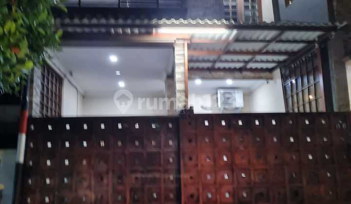 Rumah Cantik 2,5 Lantai di Taman Malaka Selatan – SHM, Strategis & Bebas Banjir!