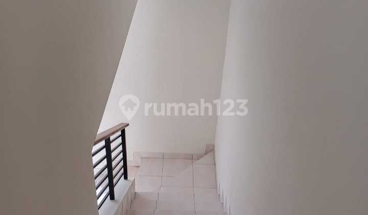 Disewakan Rumah 2 Lantai di Cluster Dalton, Gading Serpong 2