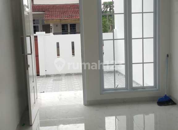 Rumah 2 Lantai di Sektor 1E-Gading Serpong, Tangerang 1