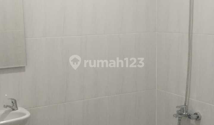 Rumah 2 Lantai di Sektor 1E-Gading Serpong, Tangerang 3