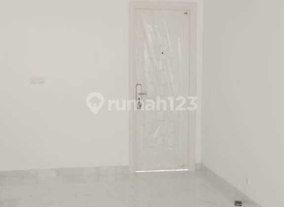 Rumah 2 Lantai di Sektor 1E-Gading Serpong, Tangerang 4