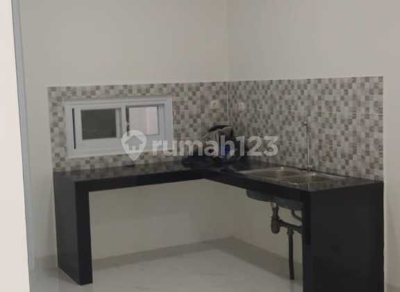 Rumah 2 Lantai di Sektor 1E-Gading Serpong, Tangerang 8