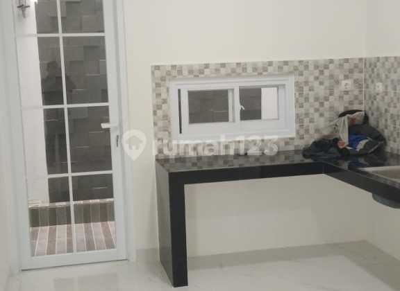 Rumah 2 Lantai di Sektor 1E-Gading Serpong, Tangerang 10
