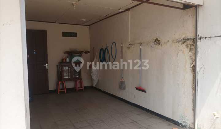 Rumah di Jl. Anggrek, Karet Kuningan