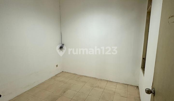 For Sale: Beautiful 1.5-Story House in Taman Pertama, Lippo Karawaci 2