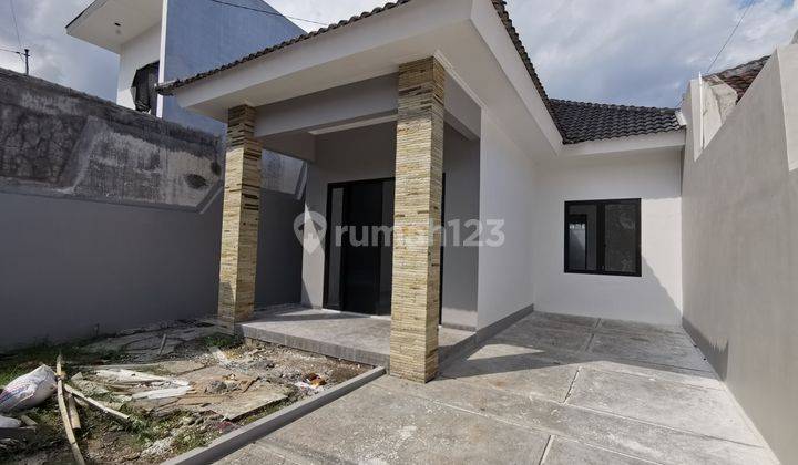 Rumah Baru Modern Minimalis Kawasan Perum Elit Kaliwates (lz) 2