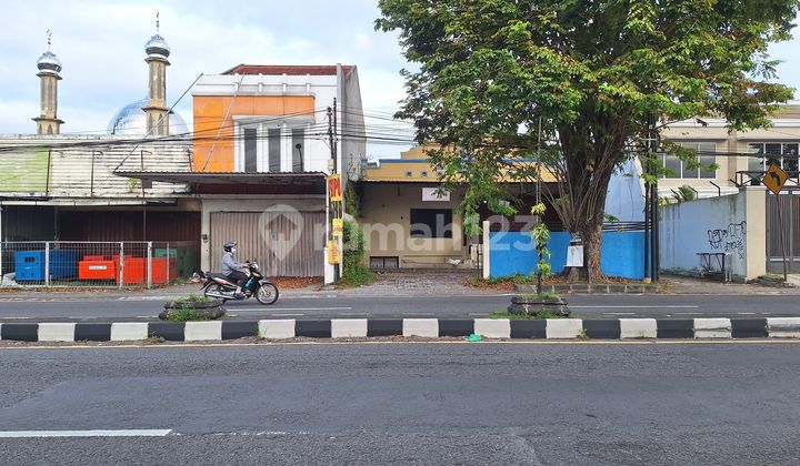 Tanah dan Bangunan SHM Dekat Sch Mall Pinggir Jalan Magelang