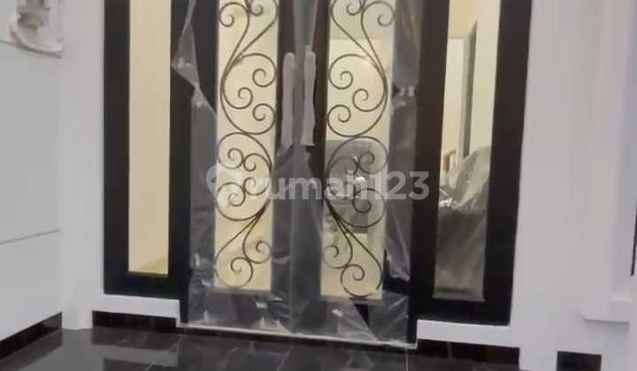 For Sale Classic Modern House Plemburan Ringrod Utara Near UGM 2