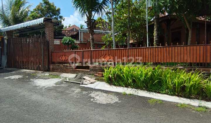 Rumah Villa Sleman Barat Lingkungan Pedesaan Sumberagung Moyudan