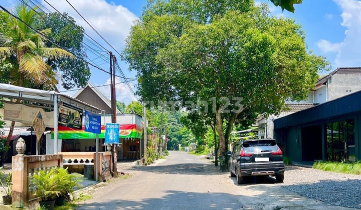 Near Sate Ratu Tanah Murah Tiyasan Around Jalan Kaliurang Km 8