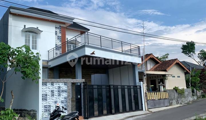 View Cantik Merapi Rumah 2 Lantai di Jalan Kaliurang Dayakan 1