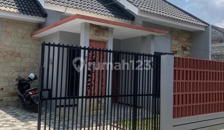 Rumah Baru Siap Huni SHM Dekat Stadion Maguwoharjo Malangrejo
