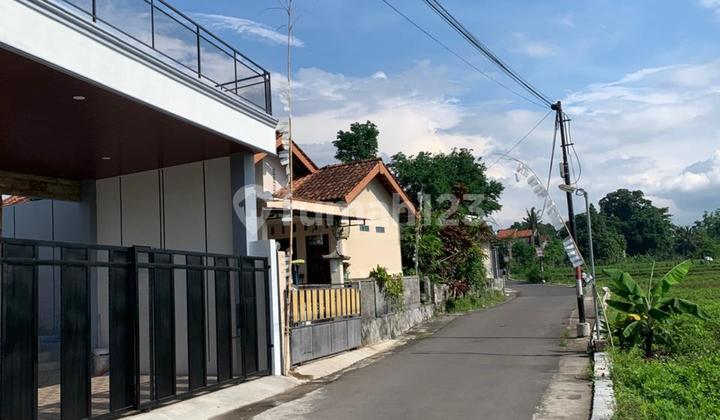 View Cantik Merapi Rumah 2 Lantai di Jalan Kaliurang Dayakan 2