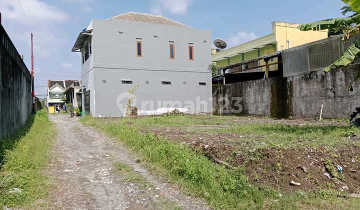 Tanah Dekat Pasar Stan Maguwoharjo 50 Meter Dari Jalan Raya Tajem