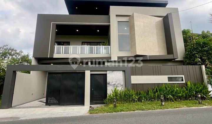 Grand Villa Concept House with Beautiful View Near UII, Kaliurang Road