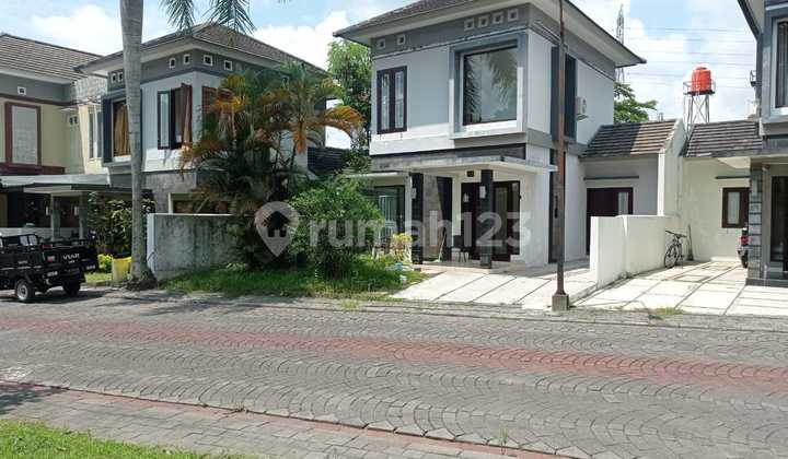 Rumah 2 Lantai Fasco Mansion di Jalan Palagan Siap Langsung Huni