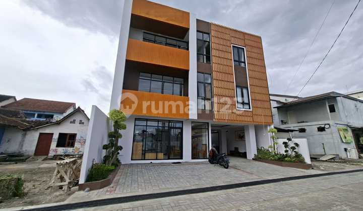 For Sale 3-Storey Boarding House Strategic Location Near Lotte Mart Maguwoharjo
