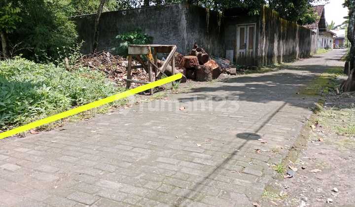 SHM Land on Jalan Purwomartani, Karangmojo, Affordable Price Around 800 Million