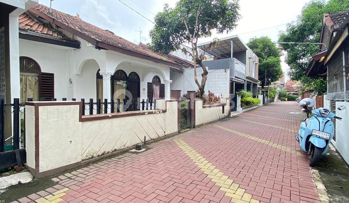 For Sale: Land and Boarding House Building in Pogung Baru, Near UGM Graduate School