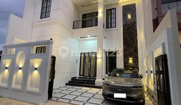 Rumah Mewah Modern Klasik Siap Huni Plemburan Dekat Kampus Ugm