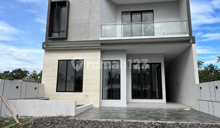 Rumah Mewah Dalam Cluster Dekat Pasar Stan Maguwoharjo Depok