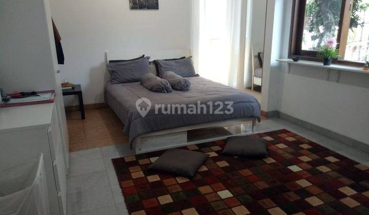 Rumah 3 Lantai Furnished di Ampera Buntu, Jakarta Selatan