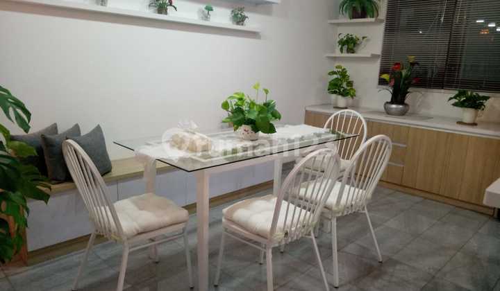 Rumah 3 Lantai Furnished di Ampera Buntu, Jakarta Selatan