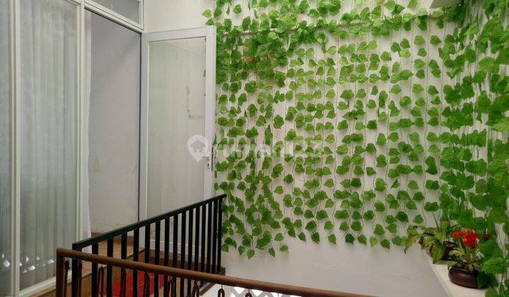 Rumah 3 Lantai Furnished di Ampera Buntu, Jakarta Selatan