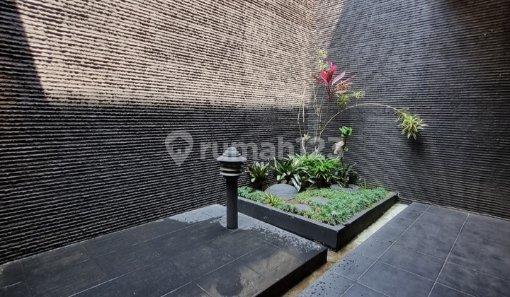 Rumah Singgasana Pradana Cluster Favourite 21