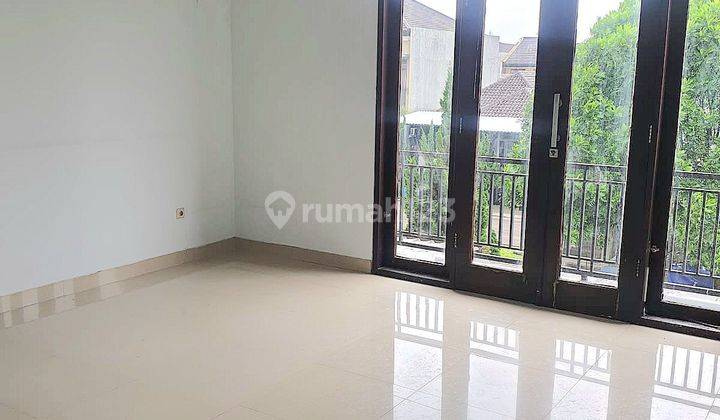 Rumah Singgasana Mainroad 2 Lantai Siap Huni 2