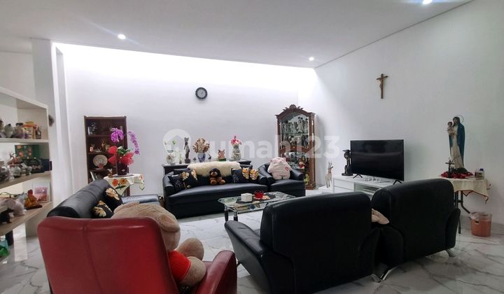 Maonroad Building Gatot Subroto