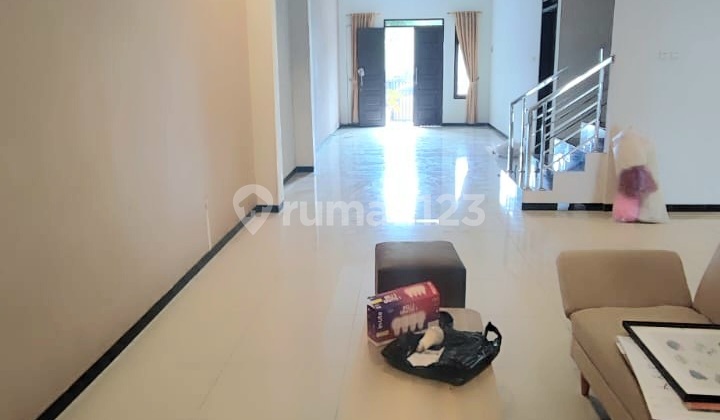 Rumah Mekar Wangi Taman Mekar Utama/ Tmu