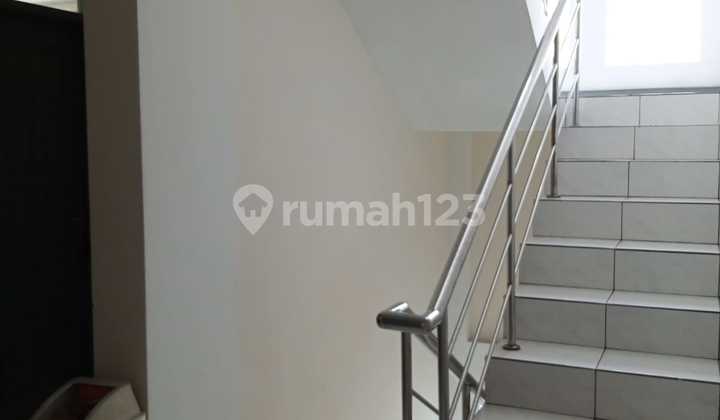 Riau Wing House, Mango Street, Suitable for Residency, Office, Clinic, and Other Businesses. 2