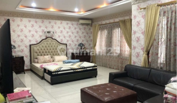 Rumah Mewah Batununggal Ada Kolam Renang 2