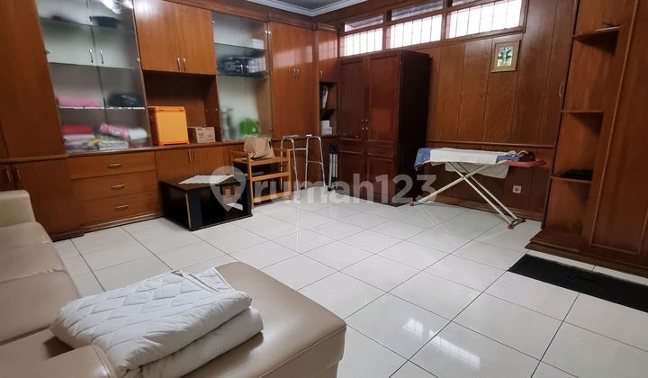 Rumah Singgasana 1.5 Lantai Cluster Nyaman