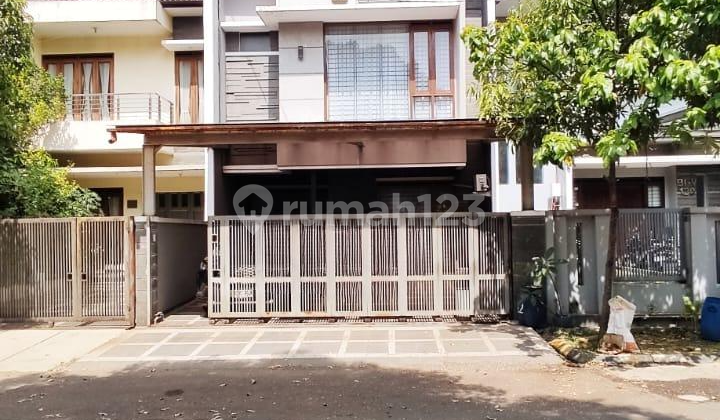 Dijual Rumah Bagus 2 Lantai di Batununggal Indah, Bandung Kota