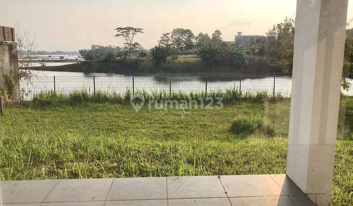 Rumah Lake View Di Cluster Premium Kota Baru Parahyangan 2