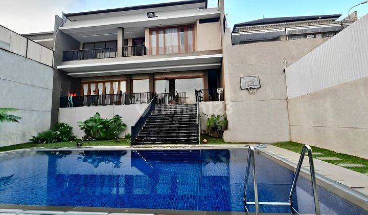 Rumah Eksklusif with Pool di Setraduta Bandung 1