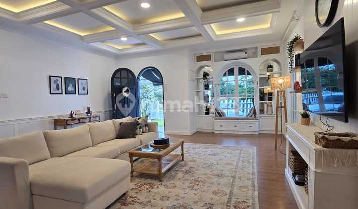 Rumah Villa Mewah ada pool di Setiabudi, Bandung Kota. Lokasi Strategis Dekat Kampus dan GAIA Hotel