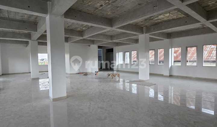 Strategic Building Suitable for Business Space in Surapati Bandung