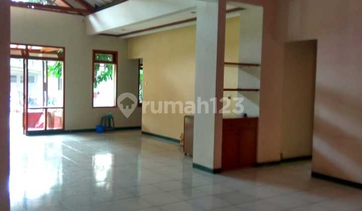 Kesempatan Langka!! Rumah, Ruang Usaha Strategis di Kawasan Premium Jl Riau, Bandung 2