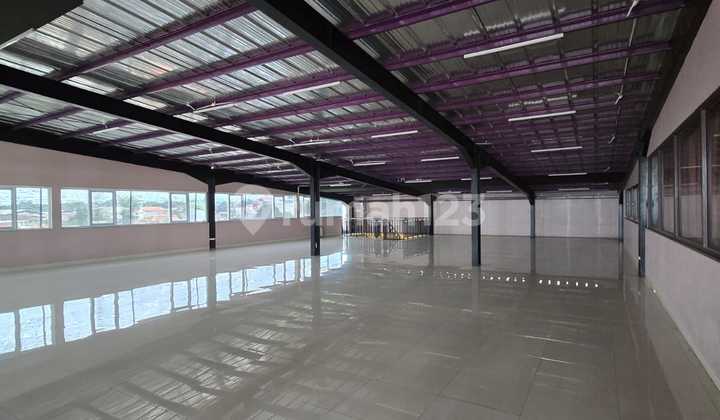 Ready-to-Use Building Suitable for Office, Showroom in Cibereum Cimahi