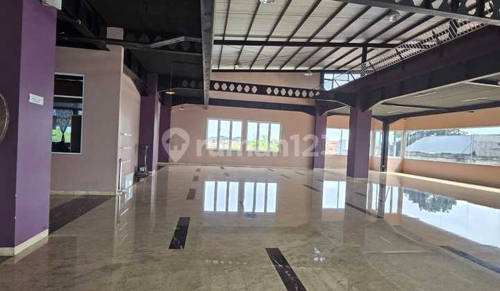 Ready-to-Use Building Suitable for Office, Showroom in Cibereum Cimahi